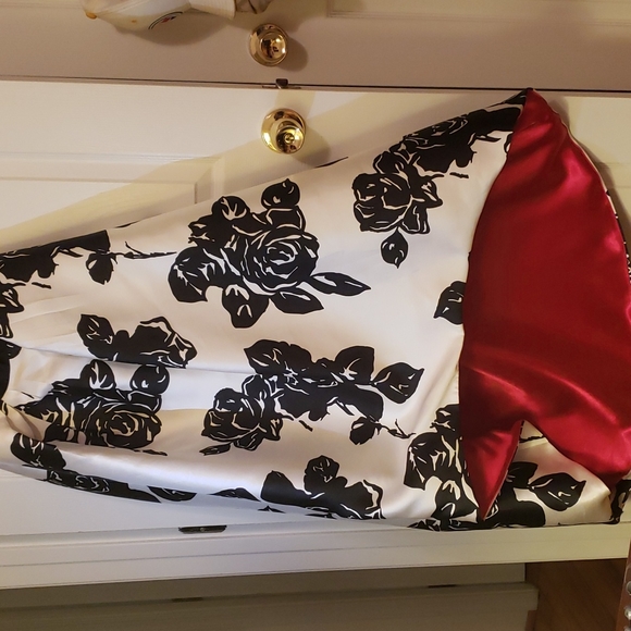 Ladies/Teen Two Piece Dress - Picture 4 of 4